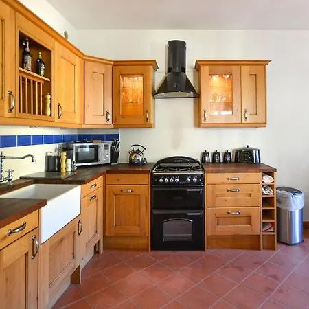 Apartment Cozy In With Kitchen *